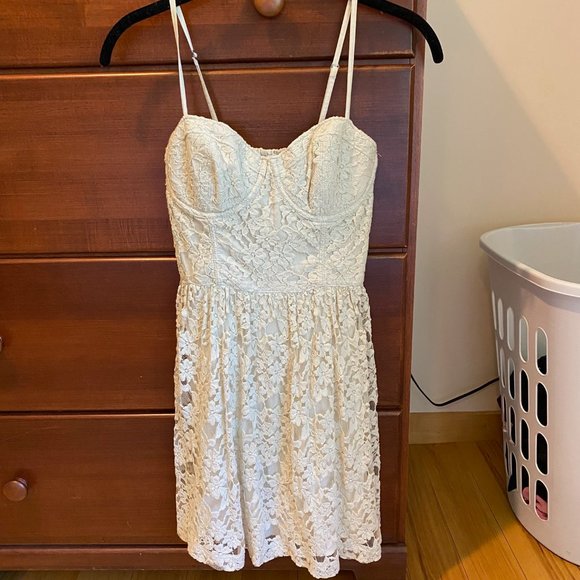 Abercrombie & Fitch Lace Dress - Picture 1 of 3